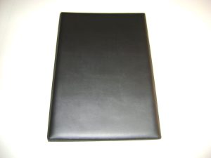 Carpeta de pvc simil cuero acolchada A4