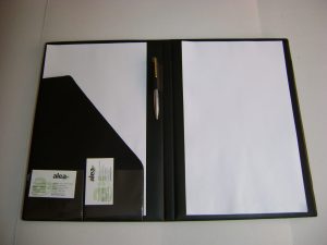 Carpeta de pvc simil cuero acolchada OFICIO